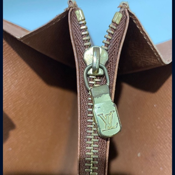 Louis Vuitton Brown Monogram Wallet - Picture 5 of 9